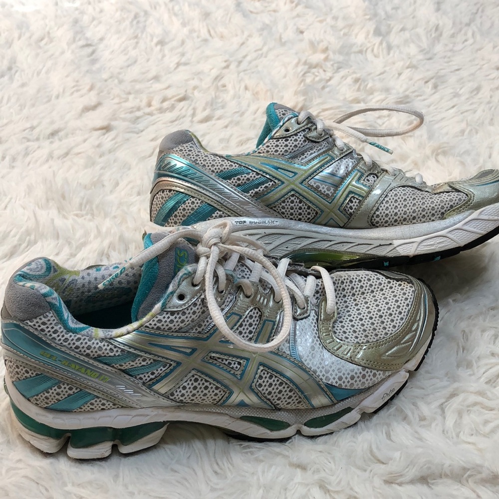 ASICS Gel-Kayano 17 sz 8 women’s running shoes